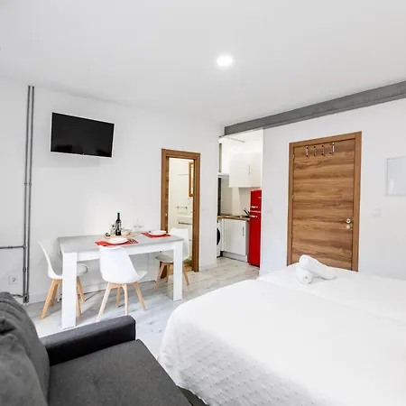 Los Apartamentos Jacinto Benavente Centro Madrid Extérieur photo